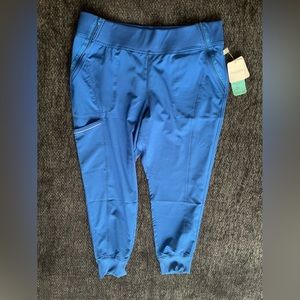 Cherokee joggers petite length